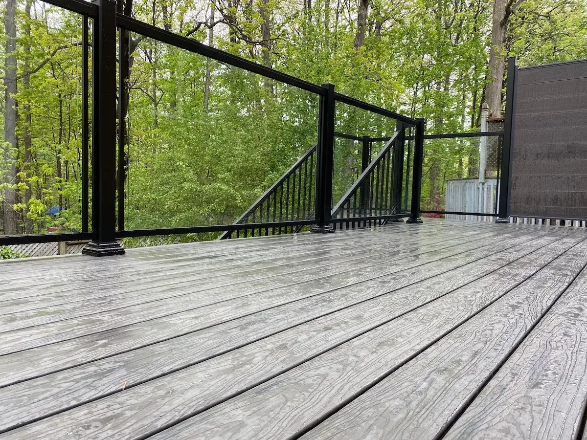 Premium deck construction by Deck Master Inc